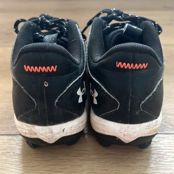 Under Armour baseball cleats - Picture 4 of 5